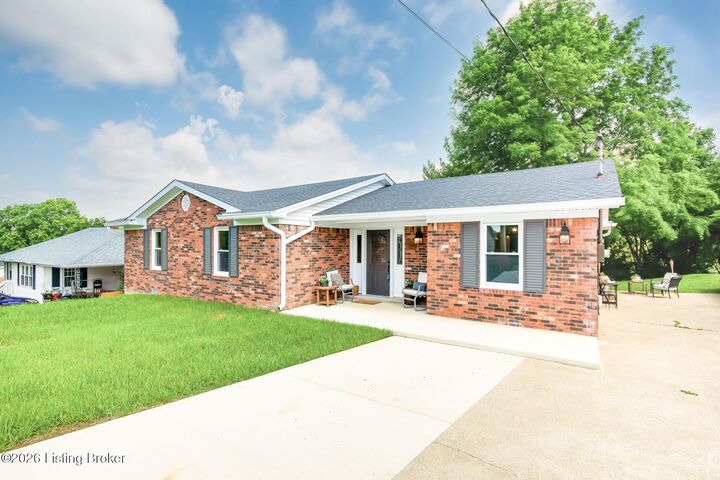 Property Photo: 136 Goodloe Ave KY 40008