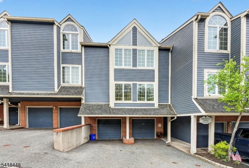 Property Photo:  224 Cambridge Dr  NJ 07446 