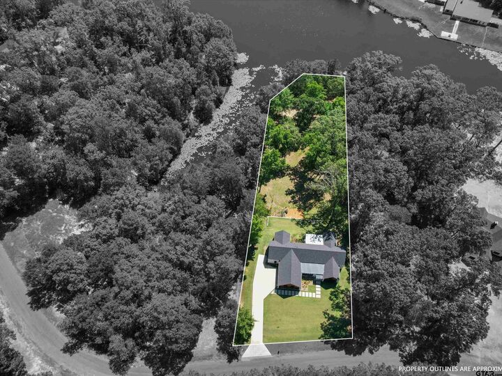 Property Photo:  800 John Dean Rd  TX 75644 