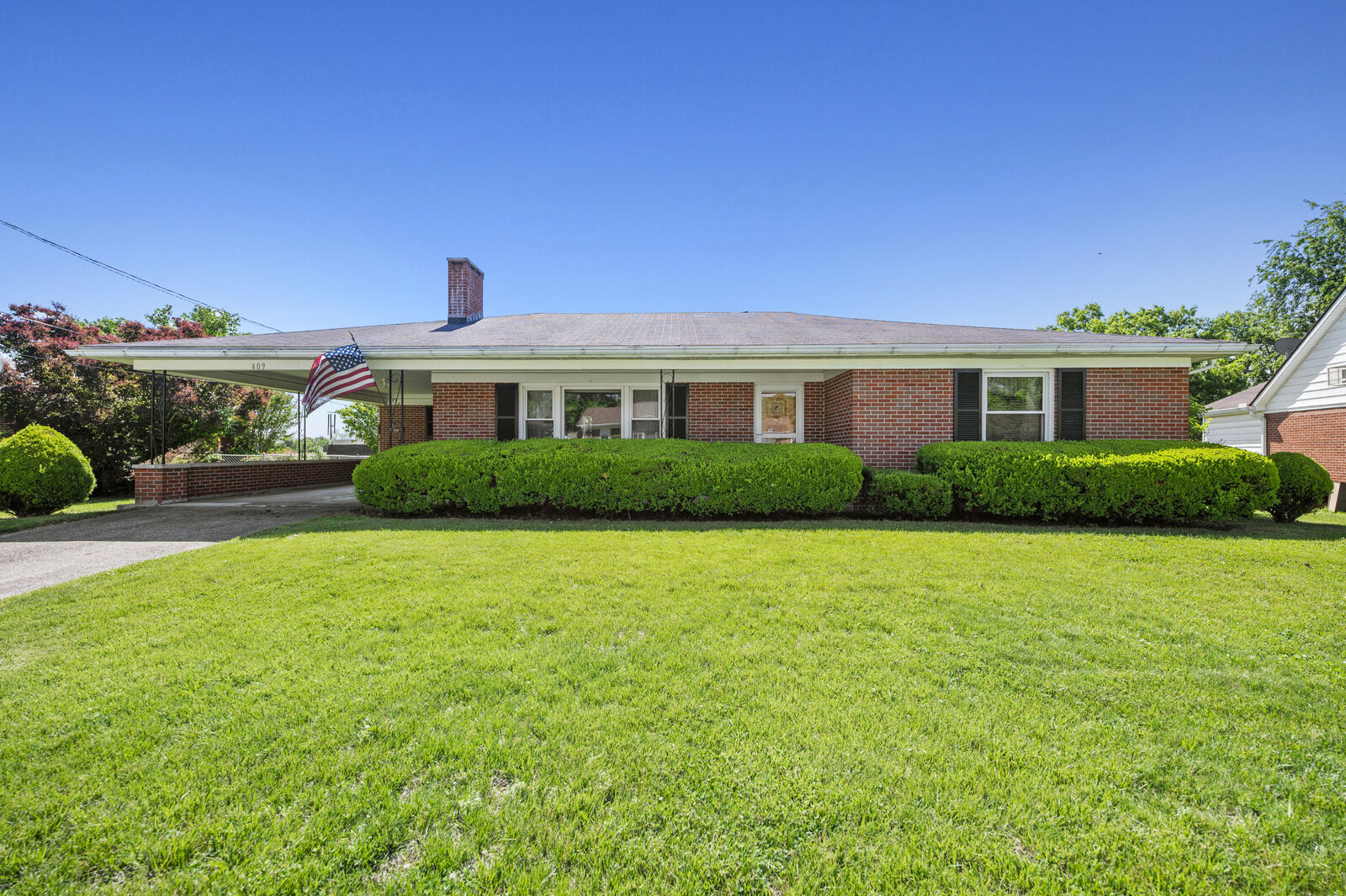 Property Photo:  409 Springfield Drive  KY 40475 