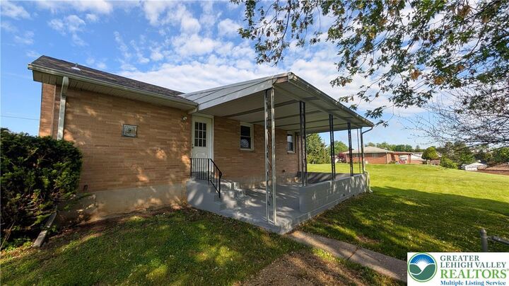 Property Photo:  1229 S Fountain Street  PA 18103 