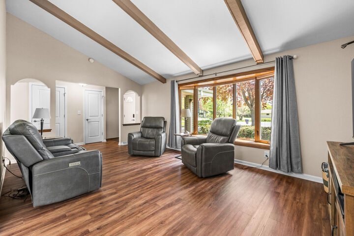 Property Photo: W248n9575 Norwauk Ct WI 53017