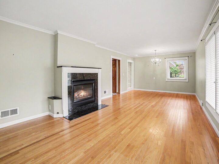 Property Photo: 204 N Fruitport Road MI 49456
