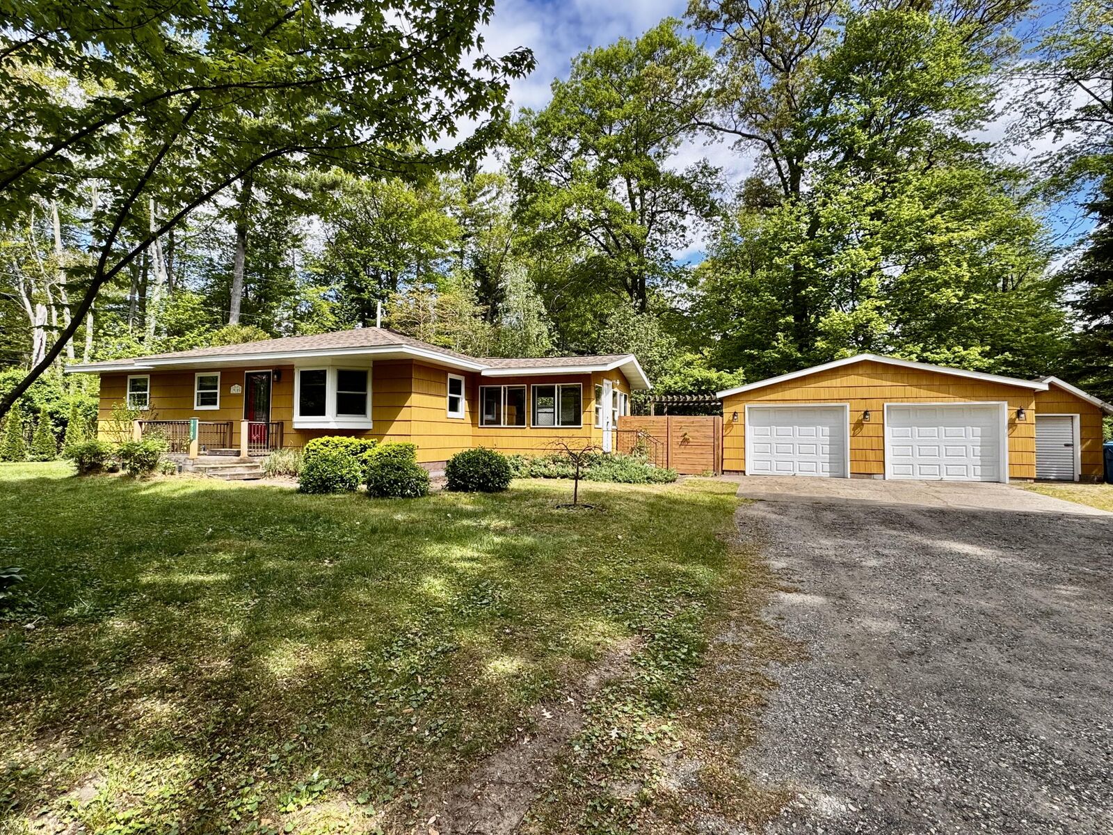 Property Photo:  19105 Glendale Circle  MI 49456 