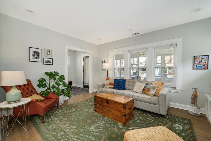 Property Photo:  1135 Clarence Avenue  IL 60304 