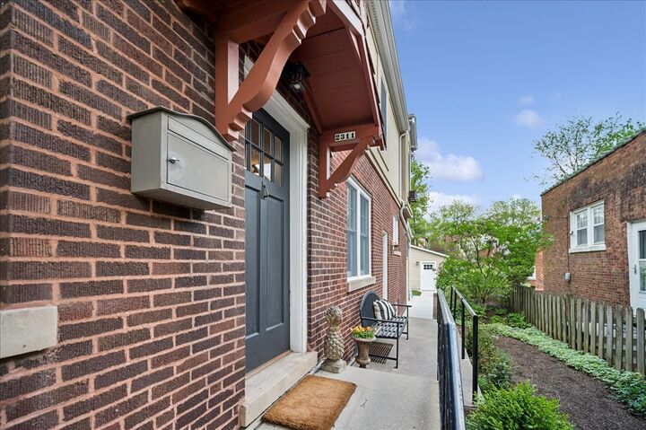 Property Photo: 2311 Ridgeway Avenue IL 60201