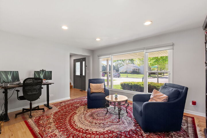 Property Photo: 1120 Thompson Boulevard IL 60089