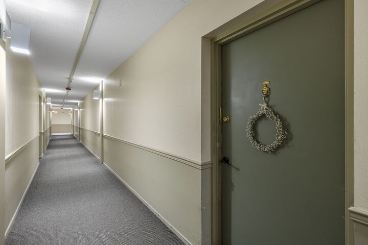 Property Photo:  9731 N Fox Glen Drive 4C  IL 60714 