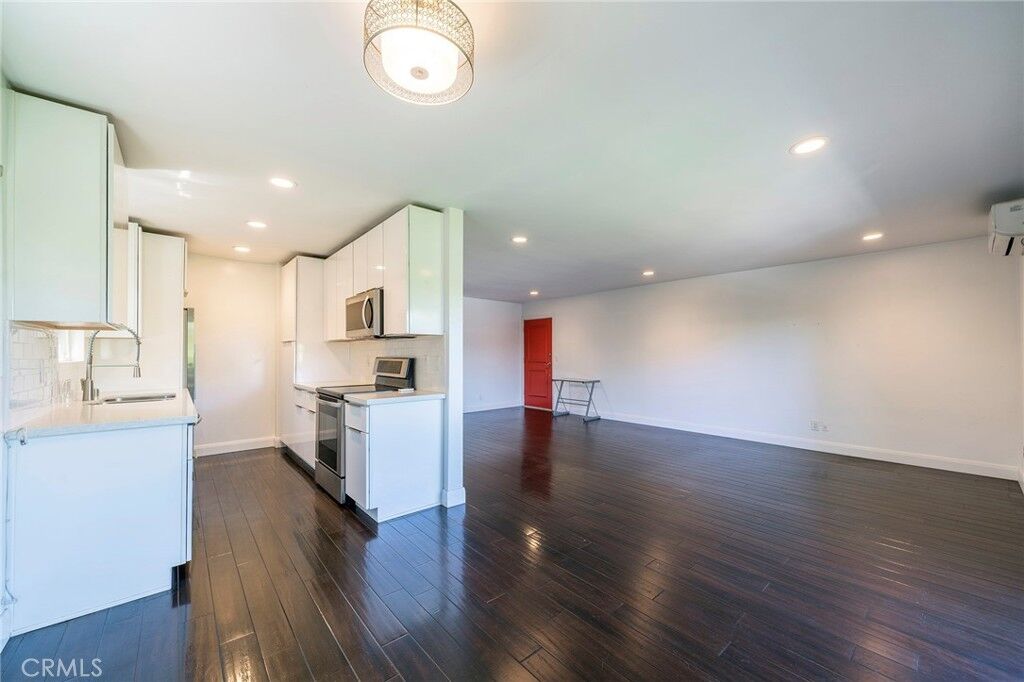 Property Photo:  1601 Veteran Avenue 301/302  CA 90024 