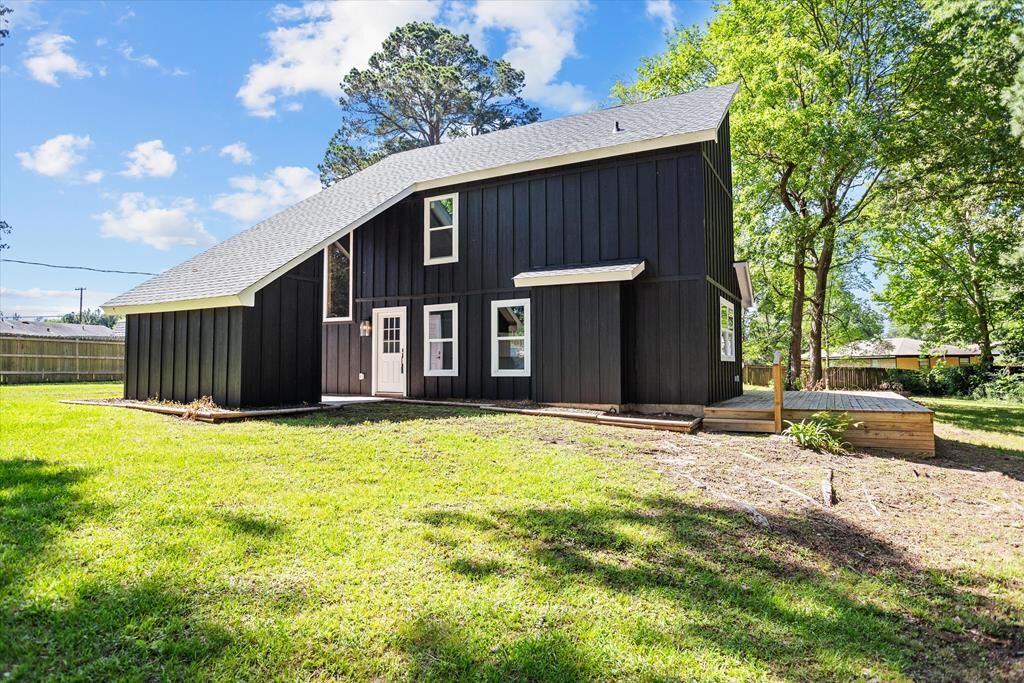 Property Photo:  2105 Paul Avenue  TX 75901 