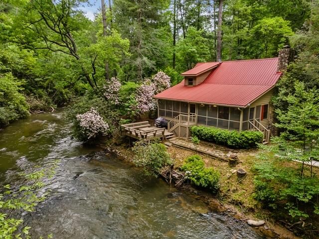 Property Photo:  61 River Bend Court  GA 30540 