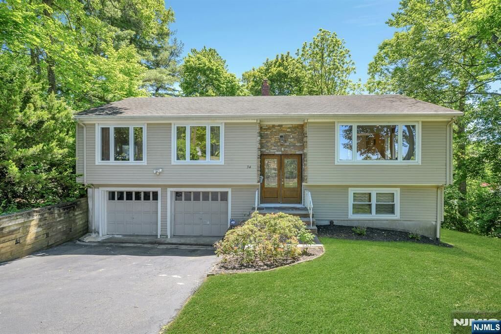 Property Photo:  34 Bear Brook Lane  NJ 07039 
