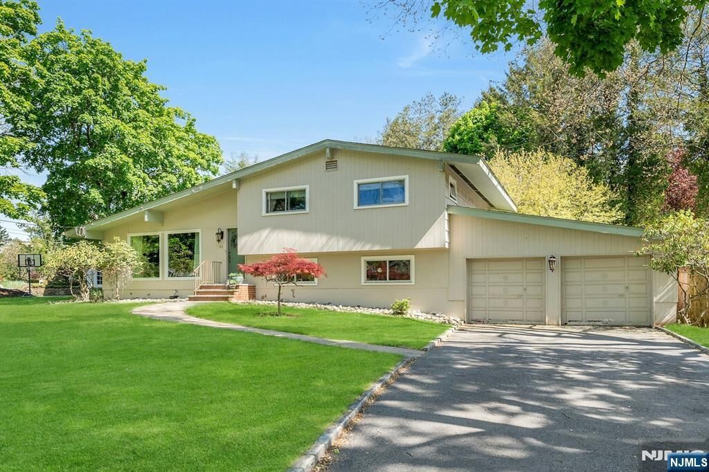 Property Photo:  60 Oak Street  NJ 07640 