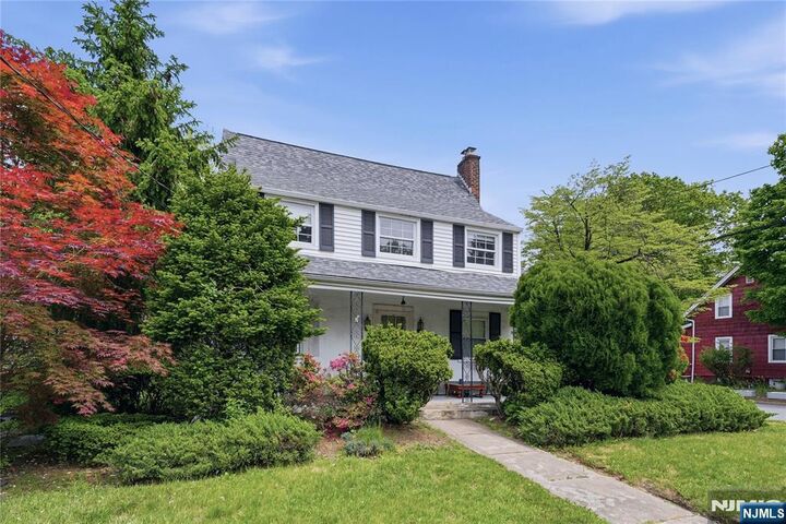 Property Photo:  252 Washington Avenue  NJ 07675 