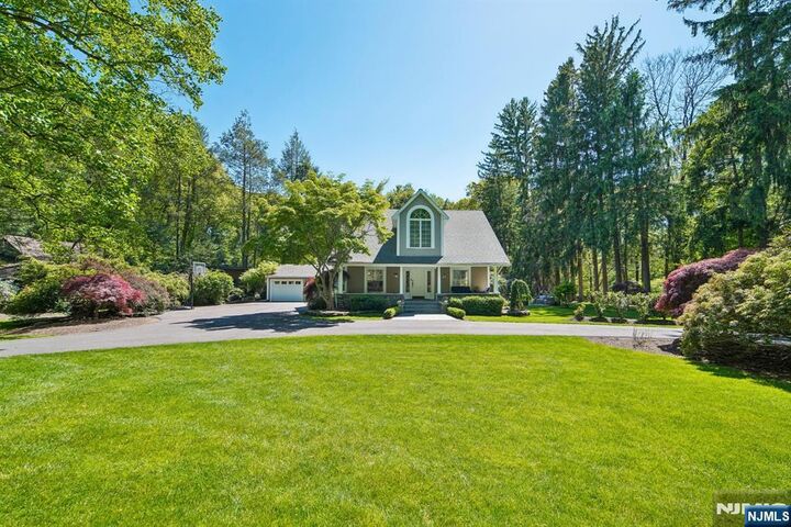 Property Photo:  42 Hillside Avenue  NJ 07458 