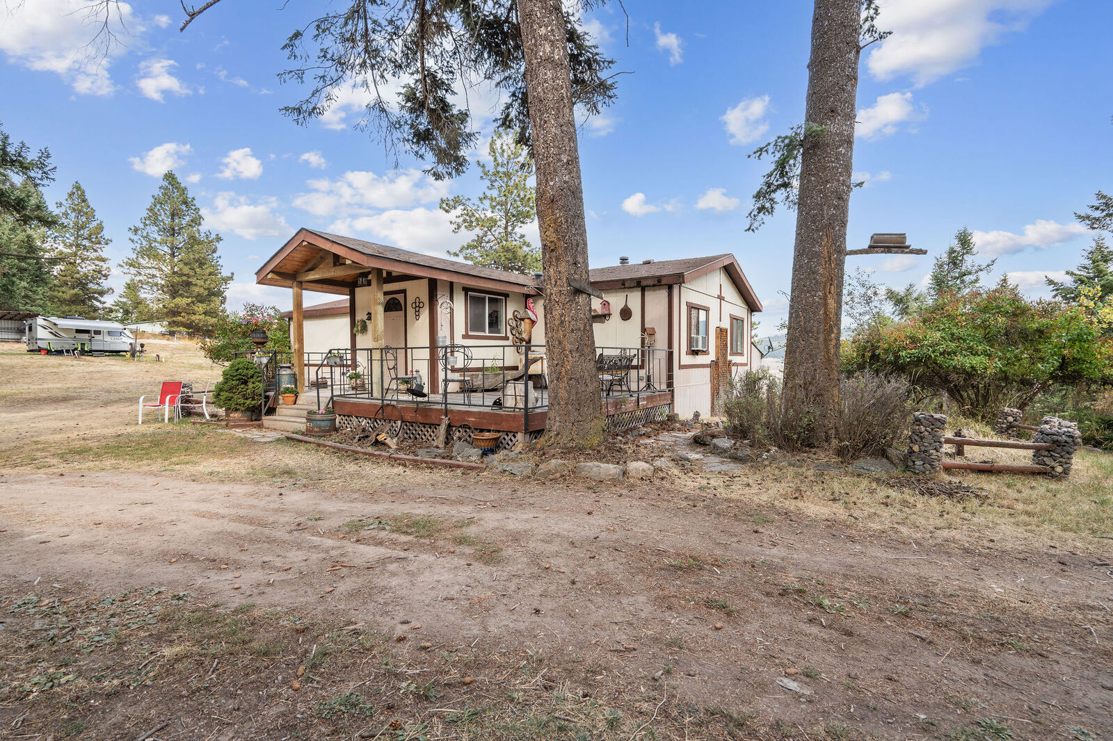 Property Photo: 637 Vonderheide Lane MT 59901