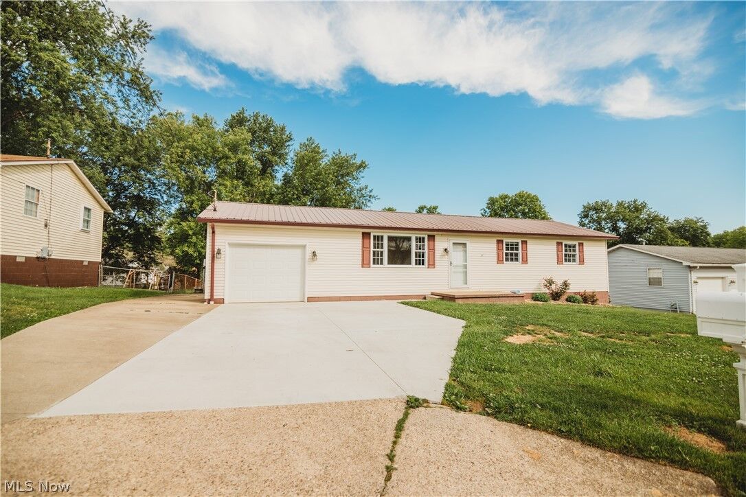 Property Photo:  239 Locust Drive  WV 26150 