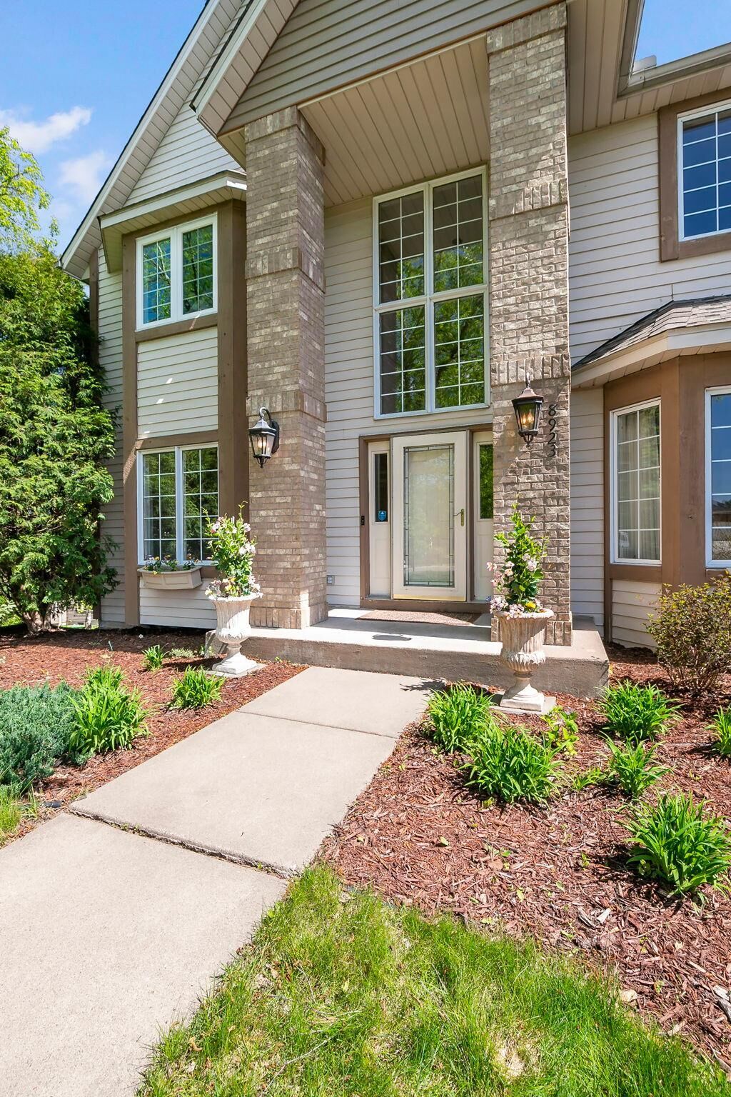 Property Photo:  8923 Highland Bay  MN 55125 