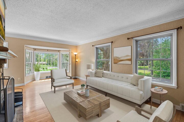 Property Photo:  613 Labore Road  MN 55117 