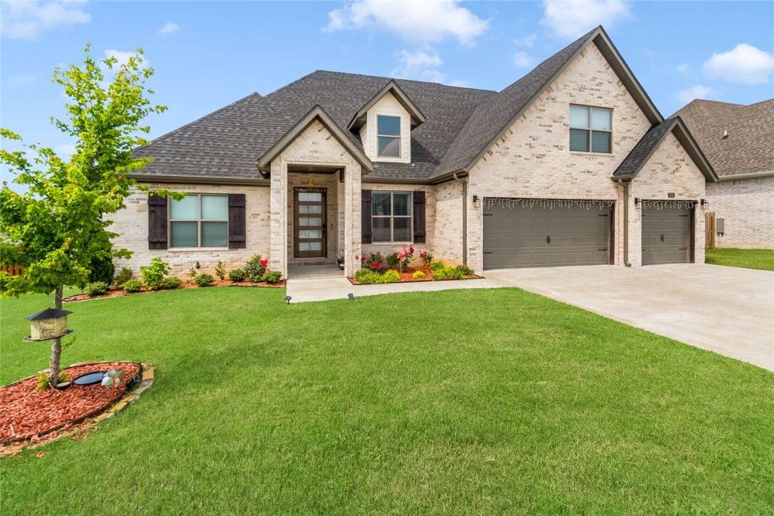 Property Photo:  1621 Ella Place  AR 72713 