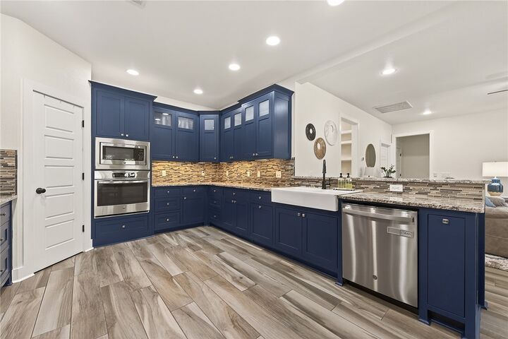 Property Photo:  805 Hampstead Heath  AR 72718 