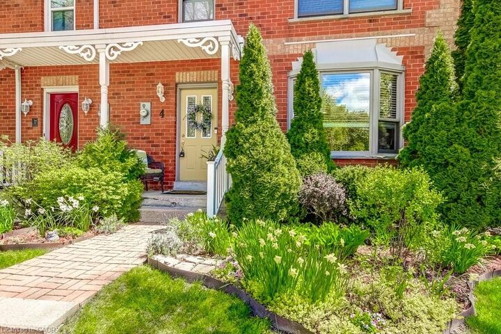 Property Photo:  4 Edgewater Drive  ON L8E 4Z3 