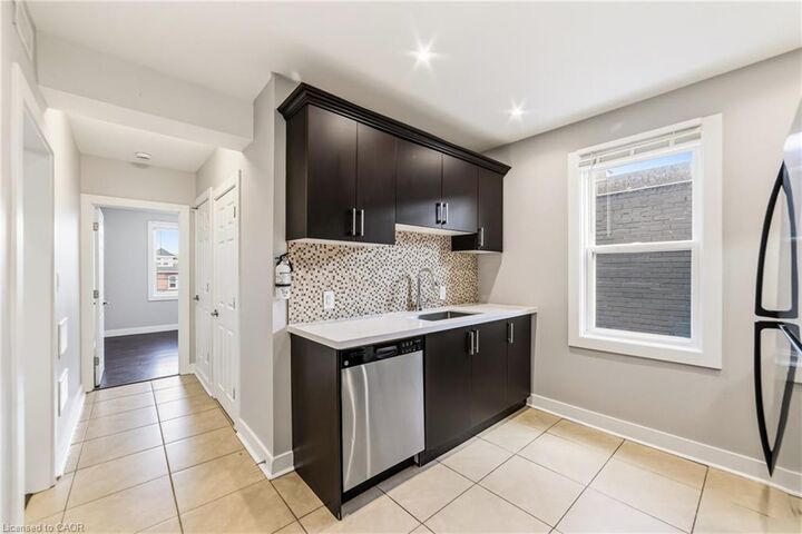 Property Photo:  1544 King Street E 301  ON L8K 1S9 