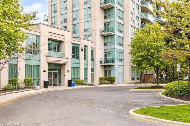 Property Photo:  2565 Erin Centre Boulevard Ph7  ON L5M 6Z8 