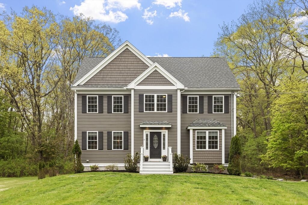 Property Photo:  10 West St  MA 01887 
