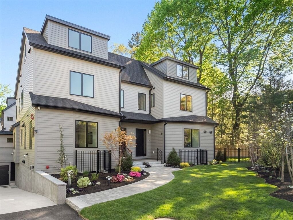 Property Photo:  956 Walnut Street 7  MA 02461 