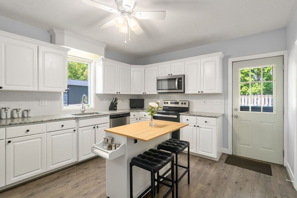 Property Photo:  147 Oak  MA 02351 