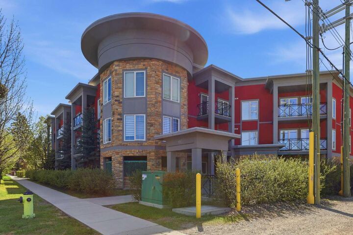 Property Photo:  117 19 Avenue NE 207  AB T2E 1N9 