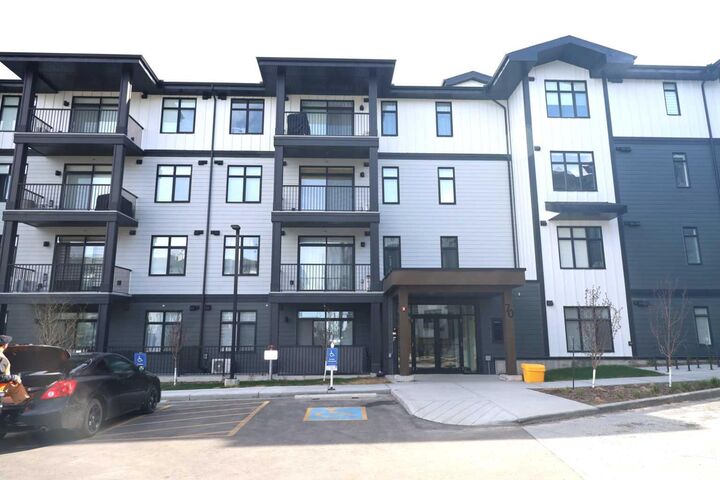 Property Photo: 70 Sage Hill Walk NW 106 AB T3R 2H6