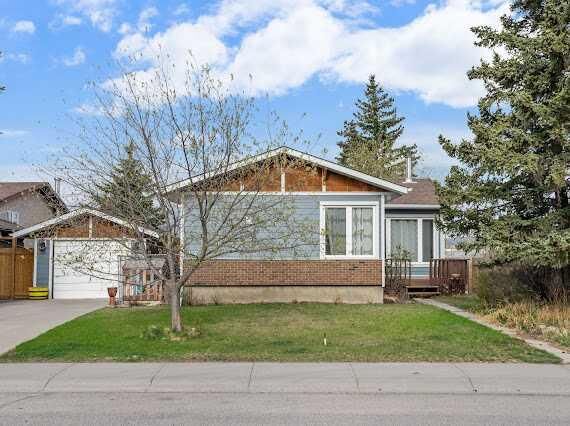 Property Photo:  126 Glenhill Drive  AB T0L 0W3 