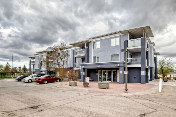 Property Photo:  2280 68 Street NE 1302  AB T1Y 7M1 