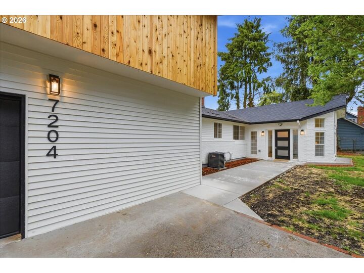 Property Photo:  7204 NW Overlook Dr  WA 98665 