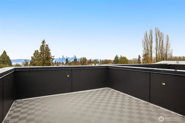 Property Photo: 4409 B 21st Avenue SW WA 98106