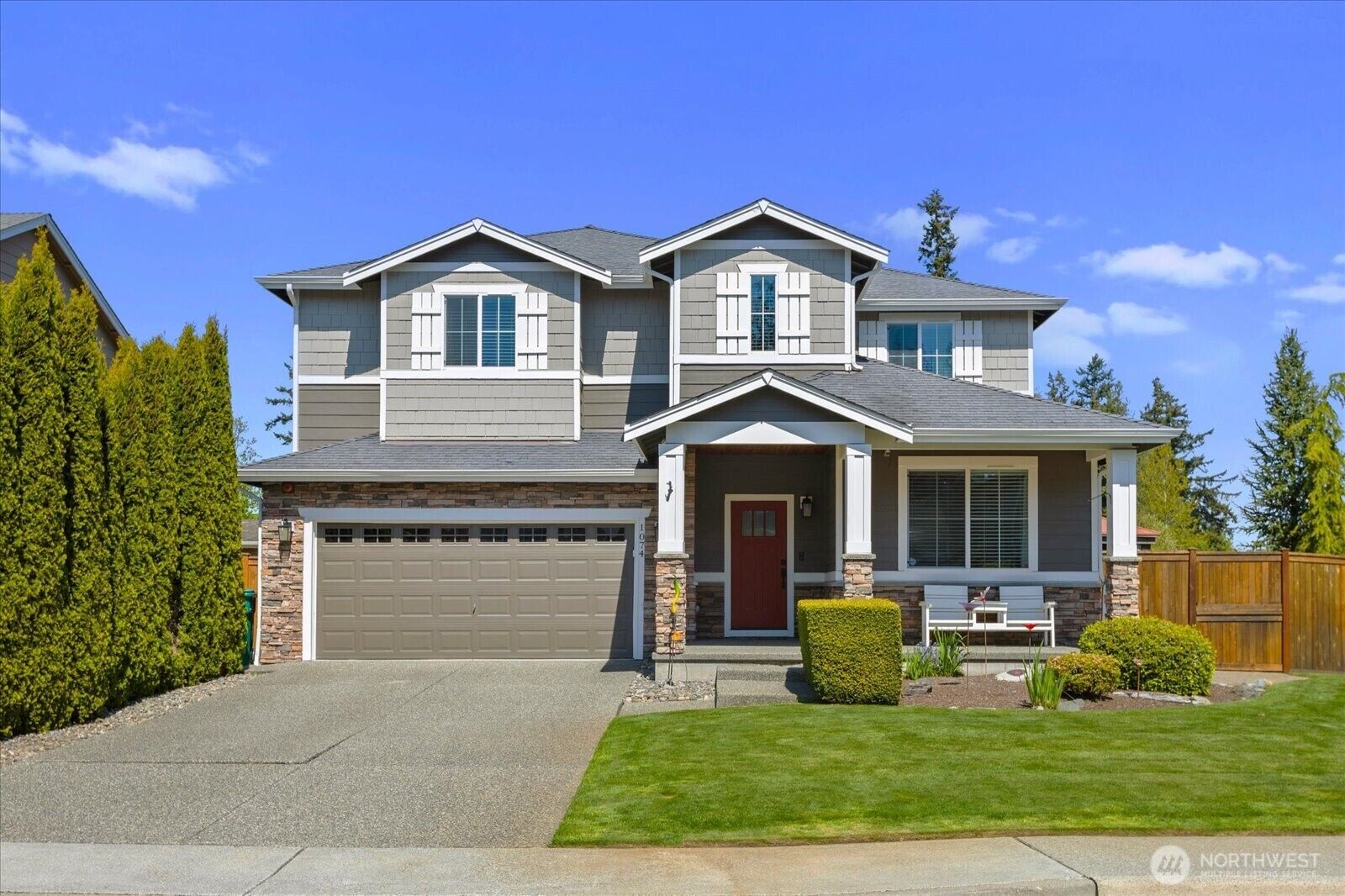 Property Photo:  1074  Ridge Street  WA 98275 