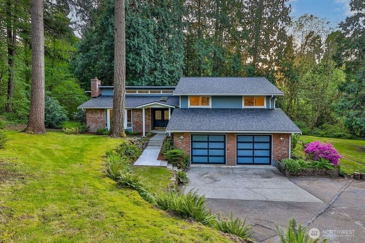 Property Photo:  3733  221st Avenue SE  WA 98075 