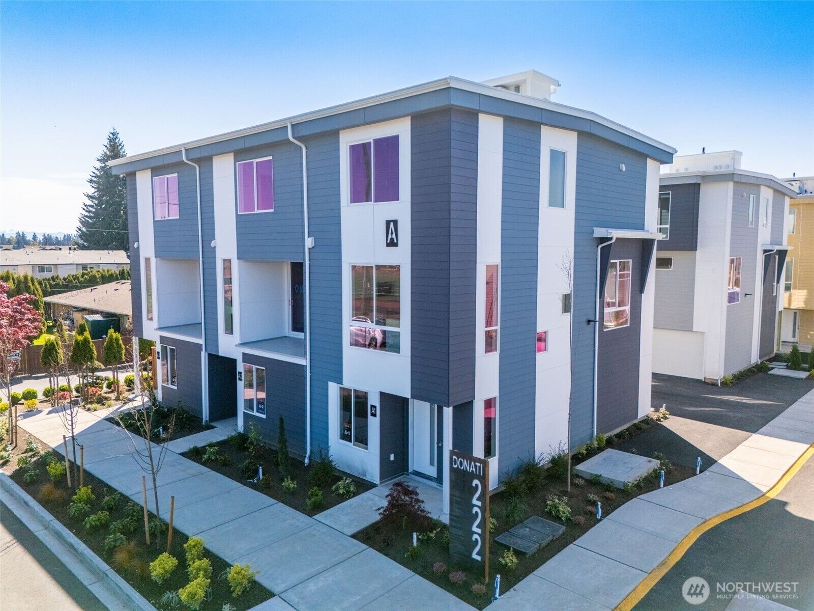 Property Photo:  222  124th Street SW H2  WA 98204 