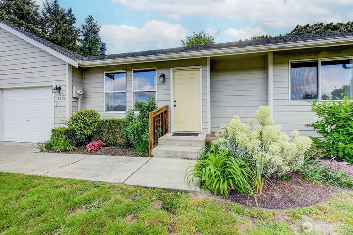 Property Photo: 3315 18th Street Pl SW WA 98373