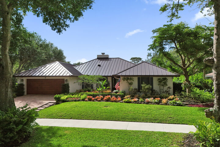 Property Photo: 3484 Pine Haven Circle FL 33431