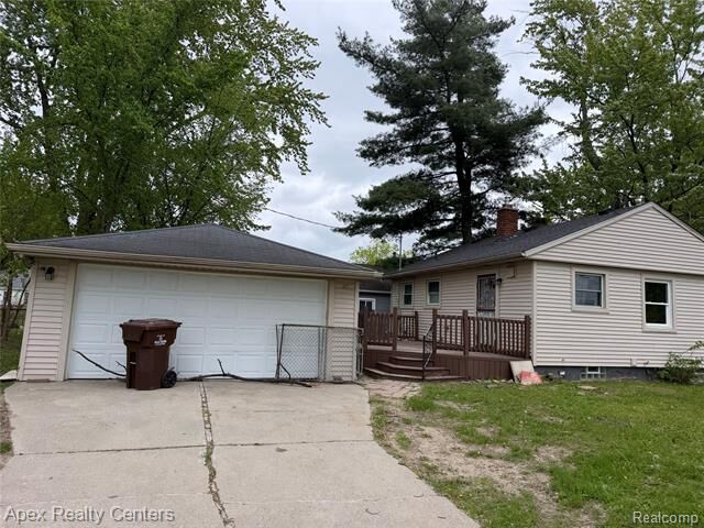 Property Photo:  32370 Carlisle Parkway  MI 48184 