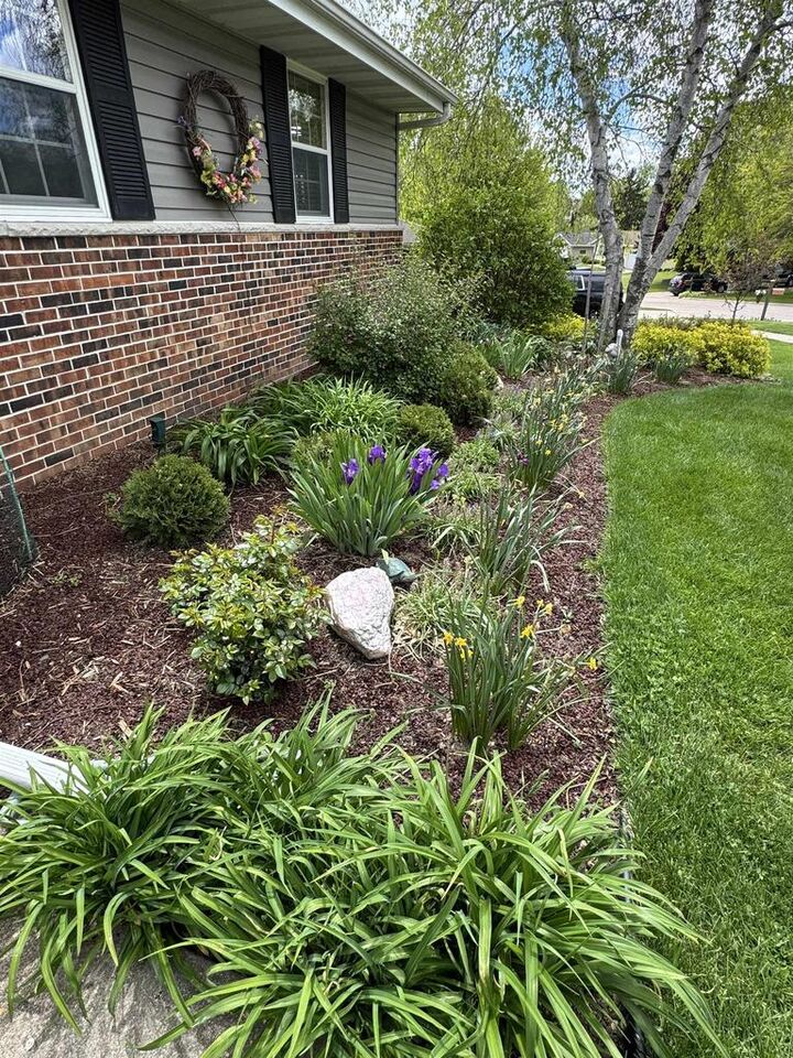 Property Photo:  1500 Camelot Drive  WI 53548 
