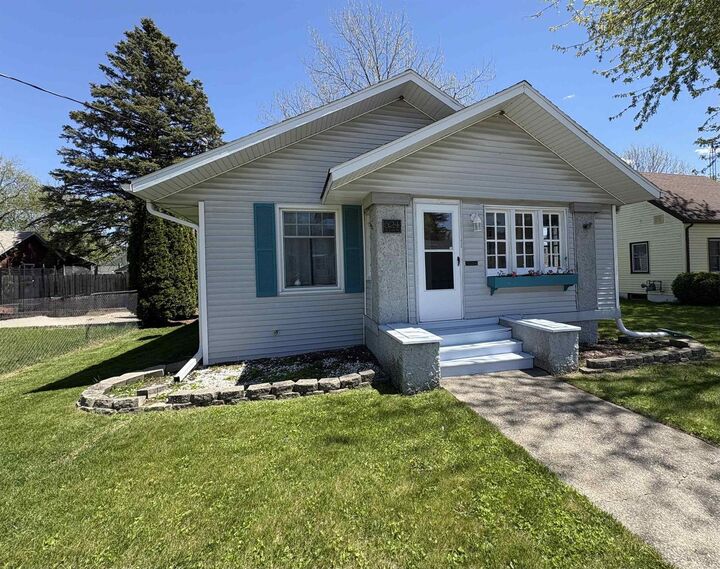Property Photo: 624 N Pine Street WI 53548
