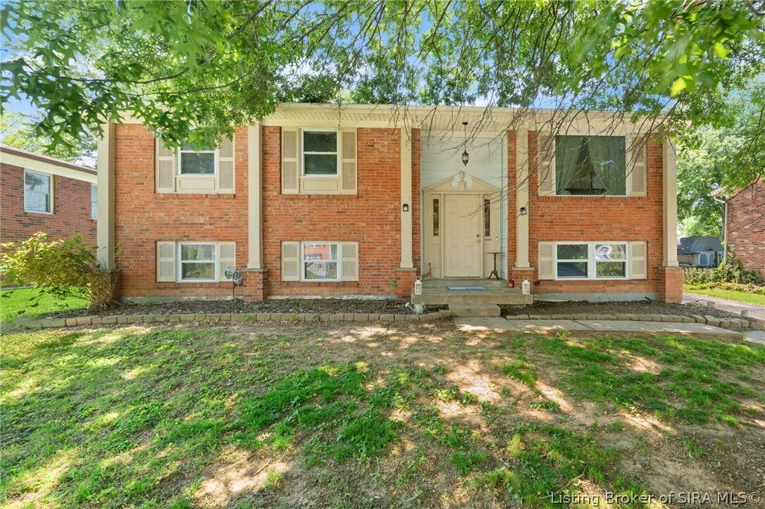 Property Photo:  2004 Ruck Lane  IN 47130 