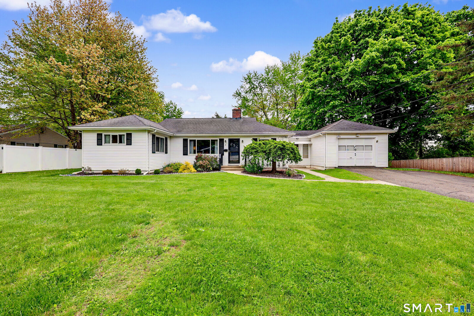 Property Photo:  16 Ridgeland Circle  CT 06492 