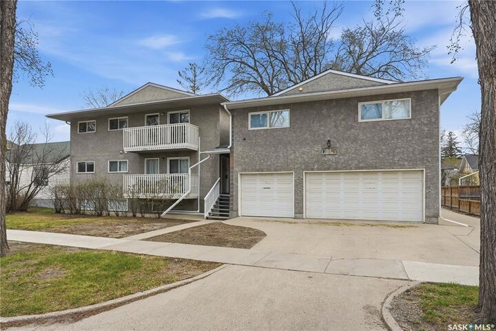 Property Photo:  1014 Colony Street A  SK S7N 0S4 