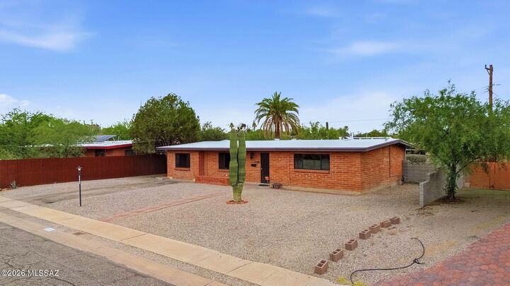 Property Photo:  1736 W Calle Tranquila  AZ 85745 
