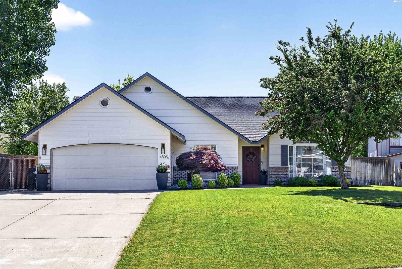 Property Photo:  4805 W Robin Ct  WA 99353 
